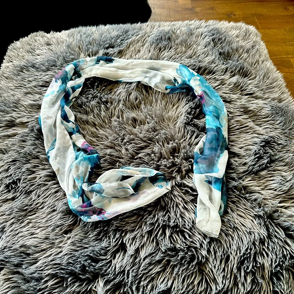 Blue swirl scarf